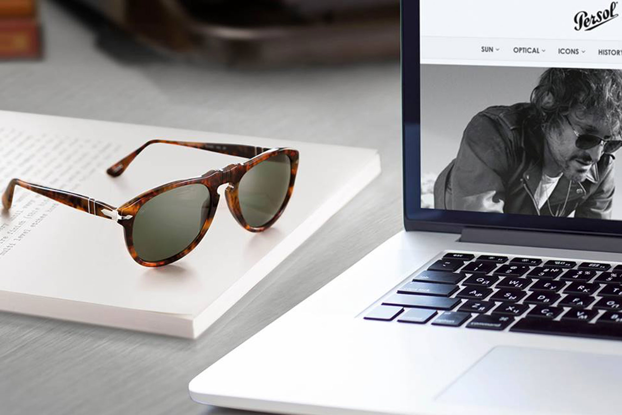 Persol technology store